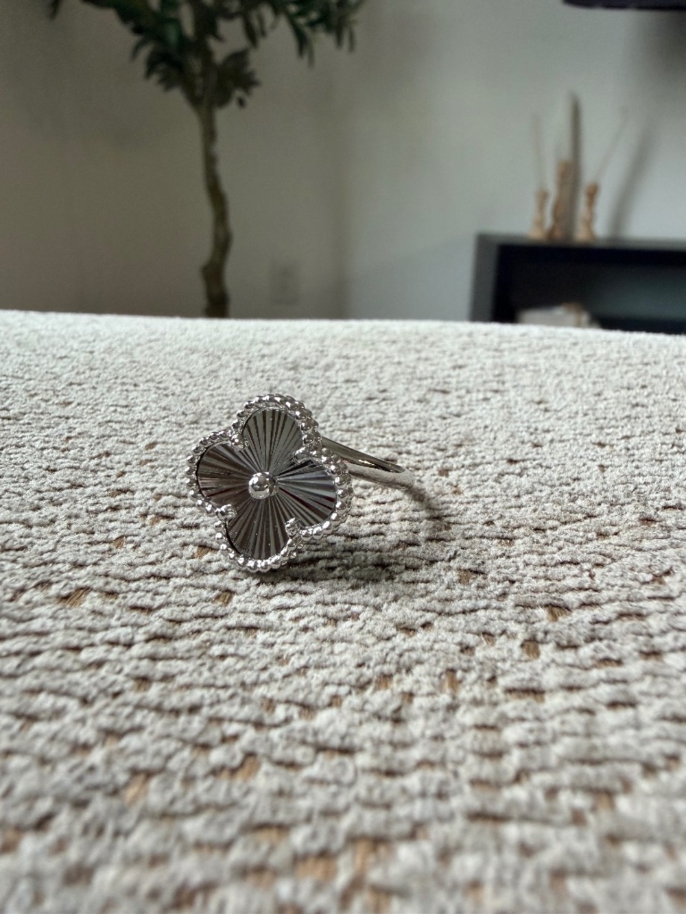Elegant Silver Clover Ring
